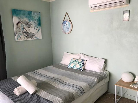 Location! 2BR Town View Unit In Centre Of Airlie. - Accommodation in Surfers Paradise 6