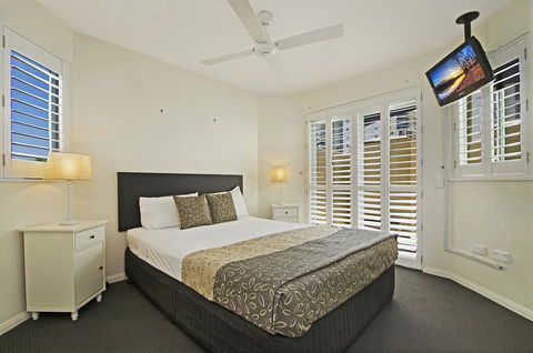 Malibu Apartments - Accommodation in Surfers Paradise 6