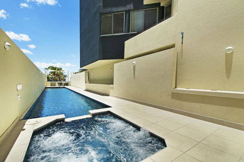 Malibu Apartments - Accommodation in Surfers Paradise 17