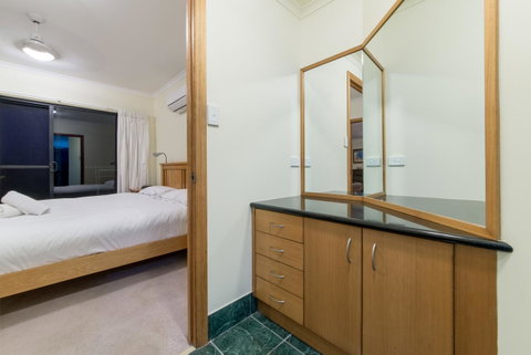 Paradise Penthouse At Waves - Airlie Beach - Accommodation in Surfers Paradise 23