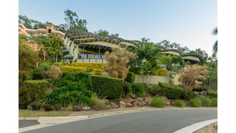 Paradise Penthouse At Waves - Airlie Beach - Accommodation in Surfers Paradise 29