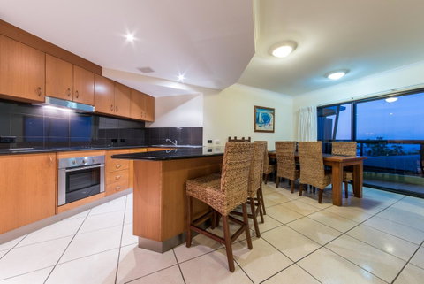 Paradise Penthouse At Waves - Airlie Beach - Accommodation in Surfers Paradise 4
