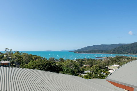 Paradise Penthouse At Waves - Airlie Beach - Accommodation in Surfers Paradise 31