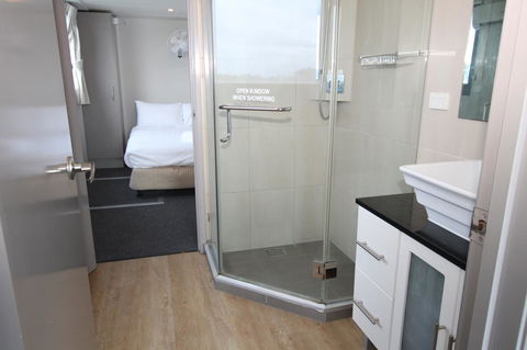 Coomera Houseboats - Accommodation in Surfers Paradise 23