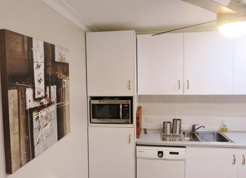Shasta Place - Accommodation in Surfers Paradise 21