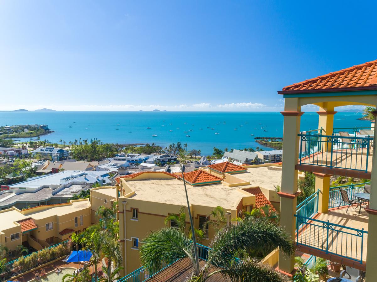 Airlie Beach QLD Accommodation in Surfers Paradise