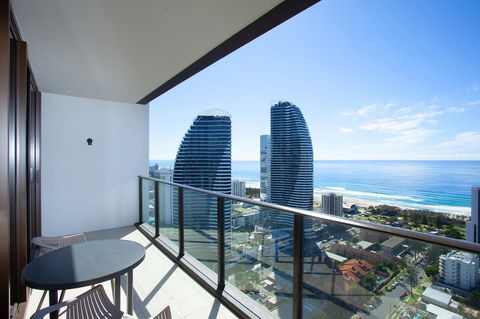 High Floor Ocean View Suites Broadbeach - Accommodation in Surfers Paradise 3