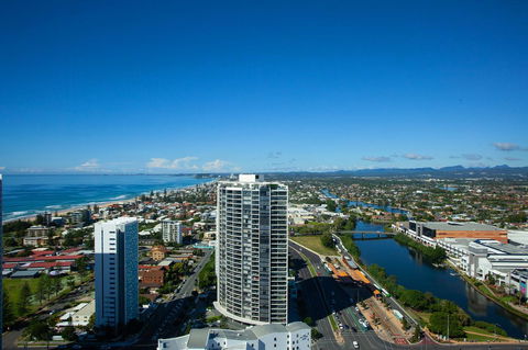 High Floor Ocean View Suites Broadbeach - Accommodation in Surfers Paradise 23