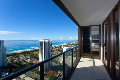 High Floor Ocean View Suites Broadbeach - Accommodation in Surfers Paradise 16