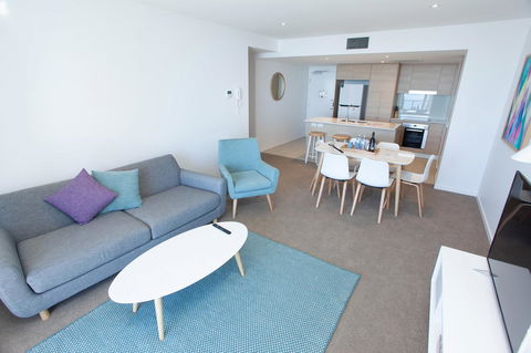 High Floor Ocean View Suites Broadbeach - Accommodation in Surfers Paradise 4
