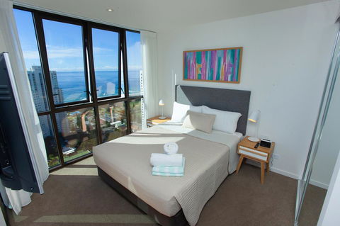 High Floor Ocean View Suites Broadbeach - Accommodation in Surfers Paradise 21
