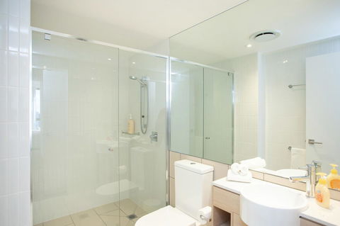 High Floor Ocean View Suites Broadbeach - Accommodation in Surfers Paradise 5