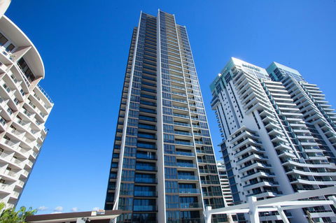 High Floor Ocean View Suites Broadbeach - Accommodation in Surfers Paradise 0