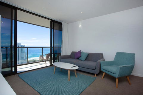 High Floor Ocean View Suites Broadbeach - Accommodation in Surfers Paradise 1