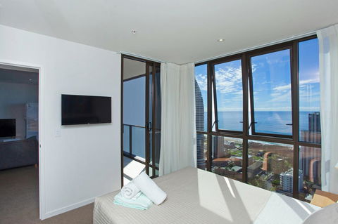 High Floor Ocean View Suites Broadbeach - Accommodation in Surfers Paradise 11