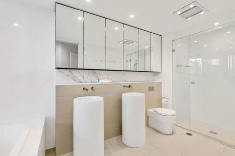 Oracle, 2 & 3 Bedroom Apartments - We Accommodate - Accommodation in Surfers Paradise 18
