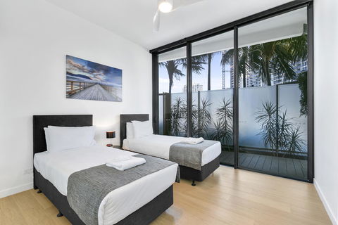 Oracle, 2 & 3 Bedroom Apartments - We Accommodate - Accommodation in Surfers Paradise 24