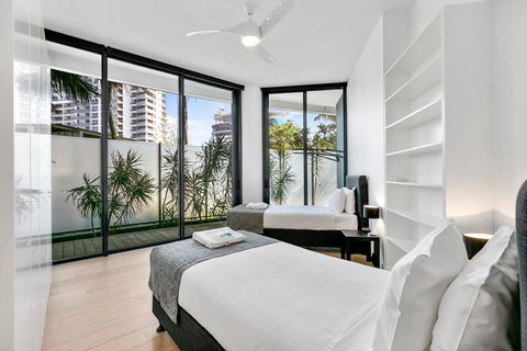 Oracle, 2 & 3 Bedroom Apartments - We Accommodate - Accommodation in Surfers Paradise 12