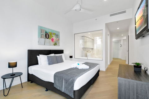 Oracle, 2 & 3 Bedroom Apartments - We Accommodate - Accommodation in Surfers Paradise 14