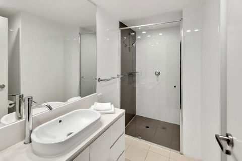 Oracle, 2 & 3 Bedroom Apartments - We Accommodate - Accommodation in Surfers Paradise 25