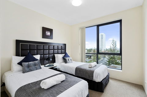 Broadbeach On The Park, 3 Bed Ocean - We Accommodate - Accommodation in Surfers Paradise 7