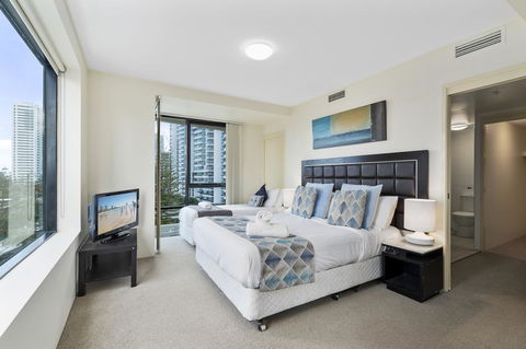 Broadbeach On The Park, 3 Bed Ocean - We Accommodate - Accommodation in Surfers Paradise 6