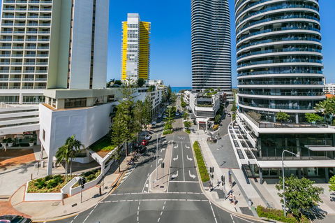 Broadbeach On The Park, 3 Bed Ocean - We Accommodate - Accommodation in Surfers Paradise 11