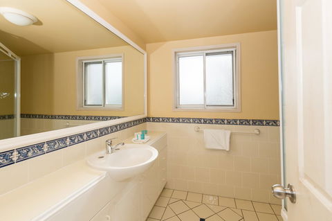 La Grande Apartments - Accommodation in Surfers Paradise 3