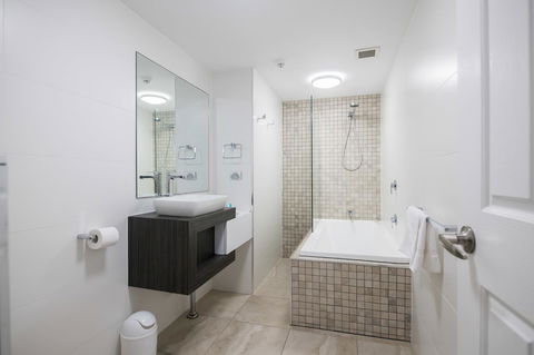 La Grande Apartments - Accommodation in Surfers Paradise 2