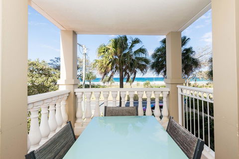 La Grande Apartments - Accommodation in Surfers Paradise 20