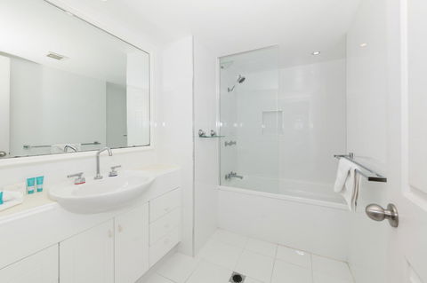 La Grande Apartments - Accommodation in Surfers Paradise 5