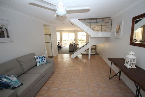 Waters Edge - Accommodation in Surfers Paradise 2