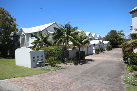 Waters Edge - Accommodation in Surfers Paradise 0