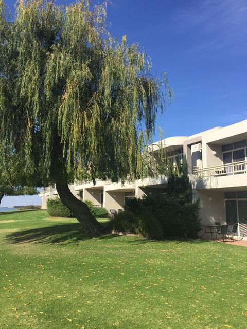 Waterside Holiday Rentals Unit 31 - Accommodation in Surfers Paradise 0