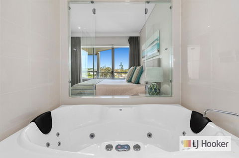 WAVE CULTURE 1204 - BEACH BLISS - Accommodation in Surfers Paradise 3