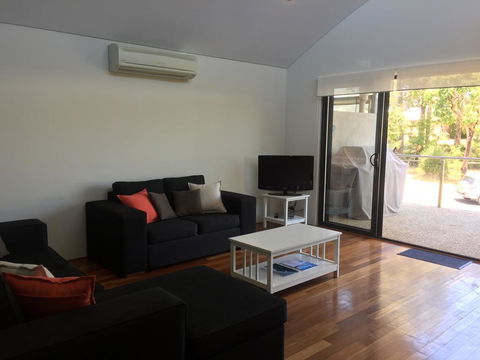 Waves On Fearn - Accommodation in Surfers Paradise 1