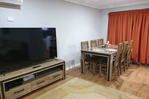 Weaver Heaven - Accommodation in Surfers Paradise 2