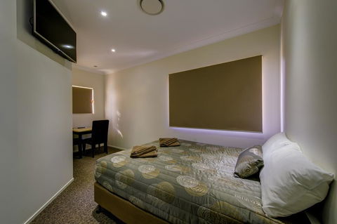 Western Downs Motor Inn - Accommodation in Surfers Paradise 3