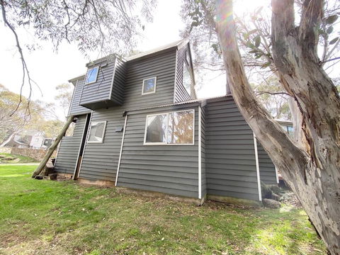 Westons - Accommodation in Surfers Paradise 1