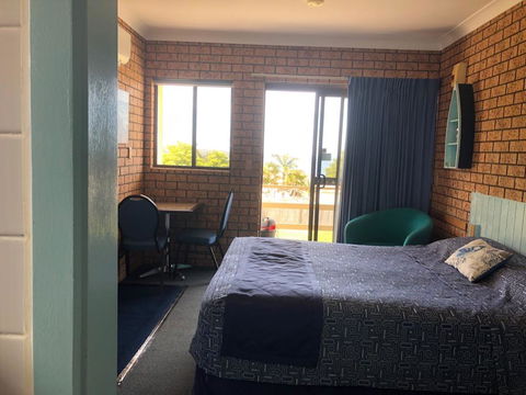 Whale Fisher Motel - Accommodation in Surfers Paradise 1