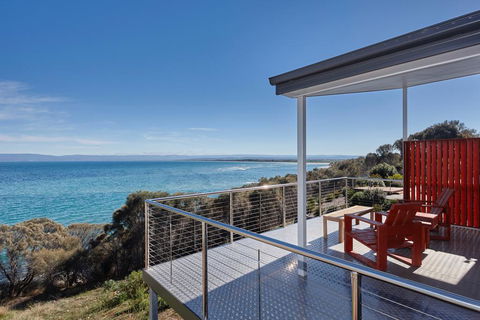 Whale Watcher 1 - Accommodation in Surfers Paradise 2