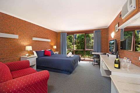 Whalers Rest Motor Inn - Accommodation in Surfers Paradise 0