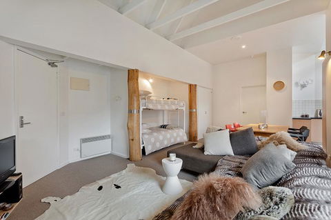 Whiskey Flat 2 - Accommodation in Surfers Paradise 0