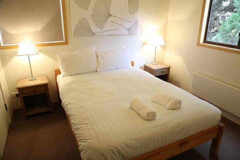 Whispering Pines 1 - Accommodation in Surfers Paradise 3