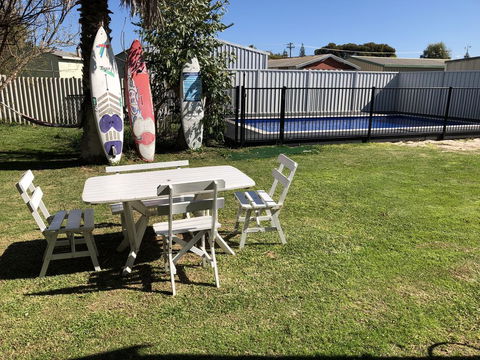White Cottage - Accommodation in Surfers Paradise 2