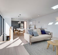 White Room Apartments - Accommodation in Surfers Paradise