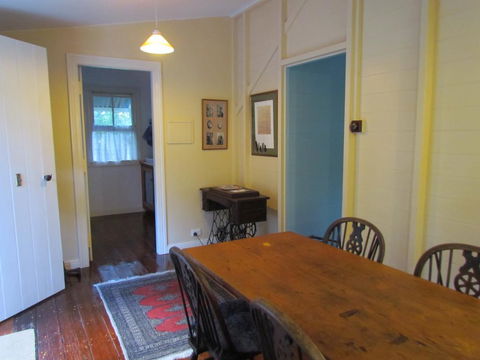 Whitsunday Cane Cutters Cottage - Accommodation in Surfers Paradise 3