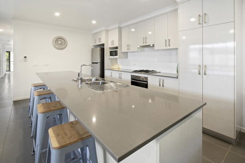 Whitsunday Family Escape - Accommodation in Surfers Paradise 1