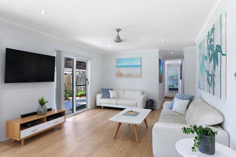 Whitsunday Palms - Accommodation in Surfers Paradise 2