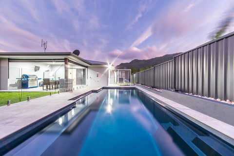 Whitsunday Sands - Accommodation in Surfers Paradise 3